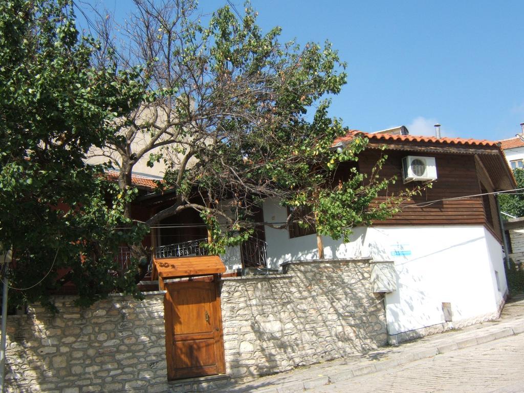 Regina'S Guesthouse Balchik Exterior photo