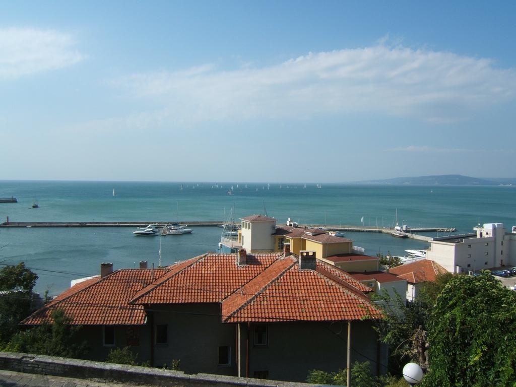 Regina'S Guesthouse Balchik Exterior photo