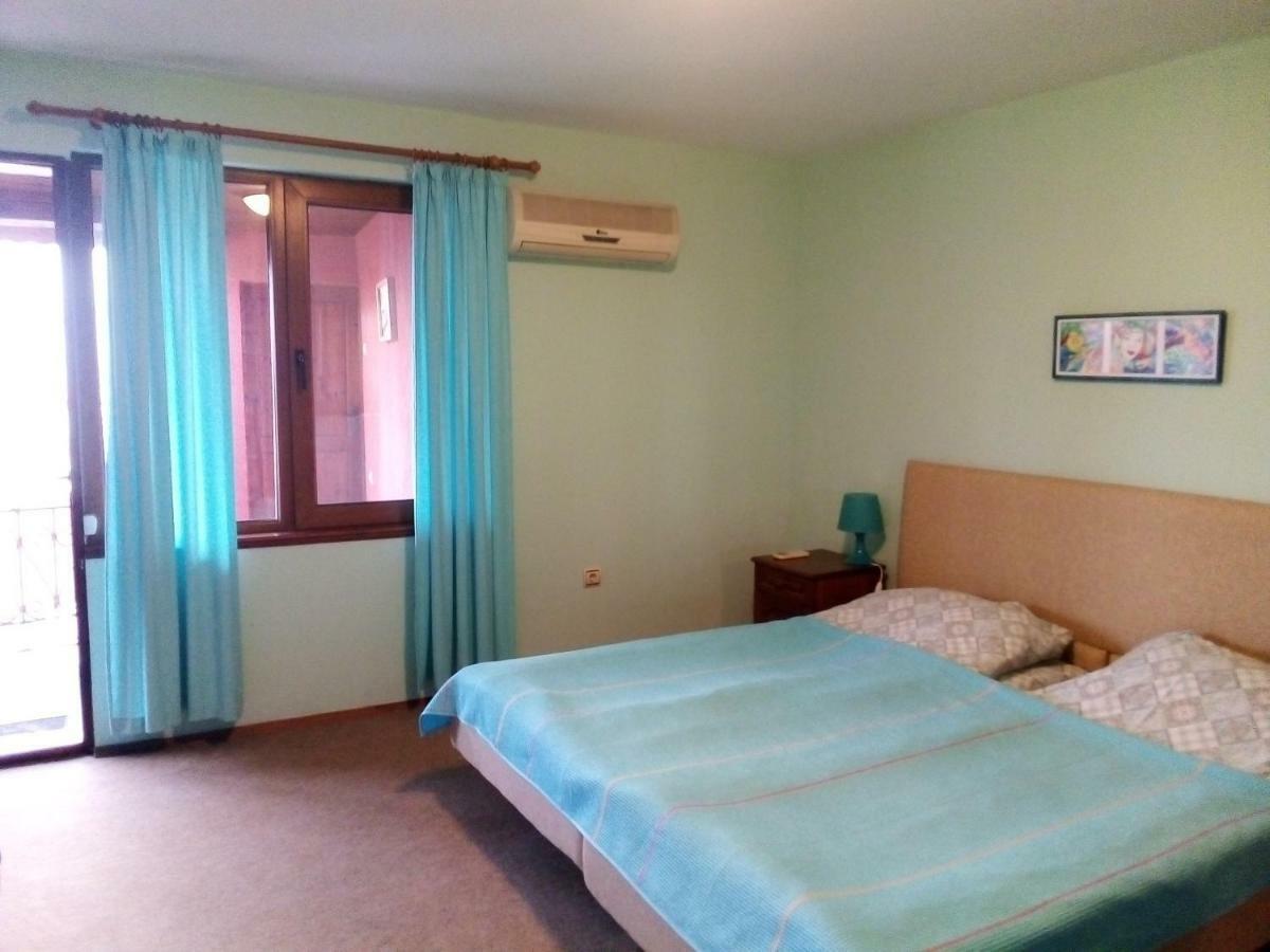 Regina'S Guesthouse Balchik Exterior photo